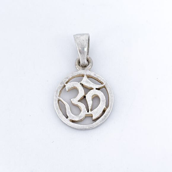 Vintage Sterling Silver 925 Om Symbol Pendant - Picture 2 of 7